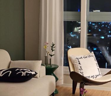 Wagol Apartment | YEOSU Night Sea, Hotel Bedding
