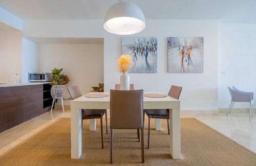 Marbella Apartment | Yoo Suite Chic 1-bedroom Panama City