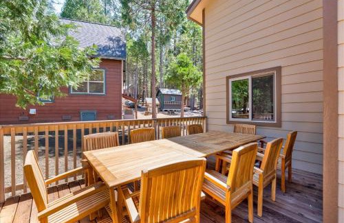 North Wawona House | Yosemite Base Camp- Updated cabin INSIDE Yosemite