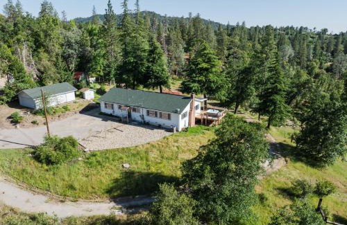 Yosemite Forks House | Yosemite Family Ranch w hot tub-views-EV-more!