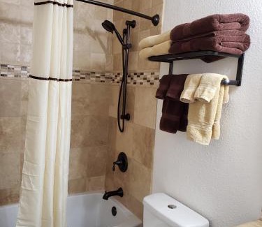 Coarsegold House | Yosemite Foothill Retreat - Private Guest Suite #2
