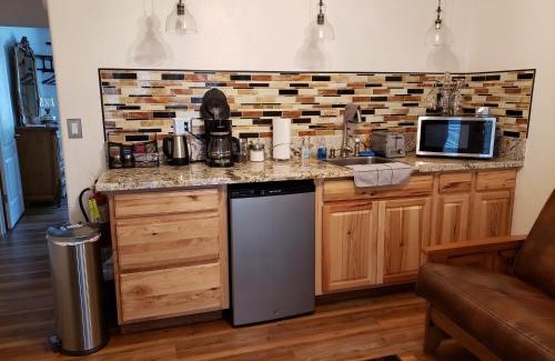 Coarsegold House | Yosemite Foothill Retreat - Private Guest Suite #2