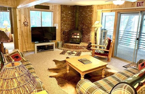 Fish Camp Cabin | Yosemite's Chalet In The Pines