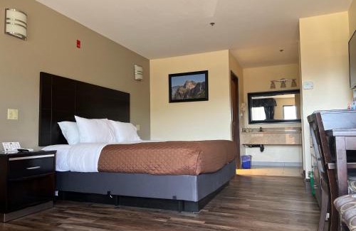 Oakhurst Hotel | Yosemite Sierra Inn