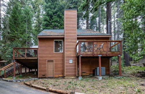 Fish Camp House | Yosemite Silvertip Lodge