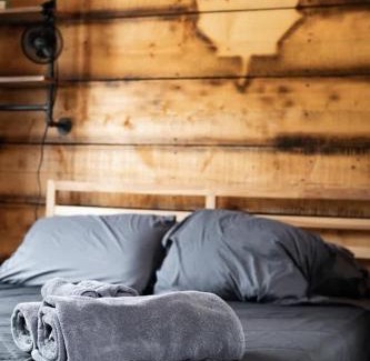 Lac-des-Plages House | Your Cozy Cabin Retreat