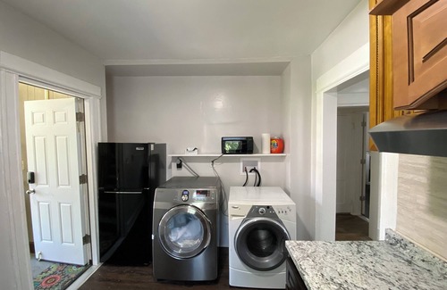 Waterbury Apartment | Your Fully Equipped Travel Space. Parking. Spacious. Close to Highways.