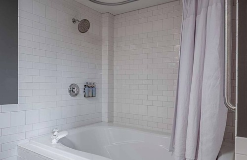 Downtown Columbus Hotel | Your Home Away From Home! Pet-Friendly, Near Ohio Historical Center