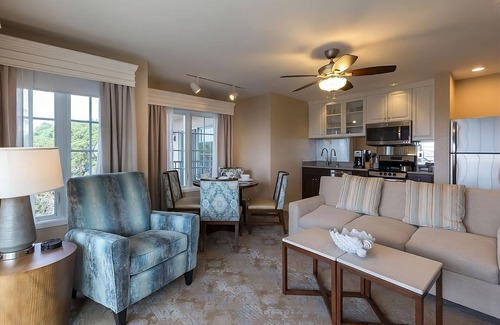 Del Mar Hotel | Your Home Away From Home! 2 Classy Units, Full Kitchen and Parking!
