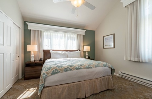 Del Mar Hotel | Your Home Away From Home! 2 Classy Units, Full Kitchen and Parking!