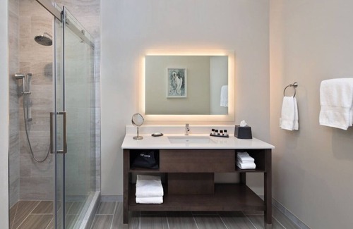 Winters House | Your Home Away From Home! Free Parking, Pet-Friendly Property