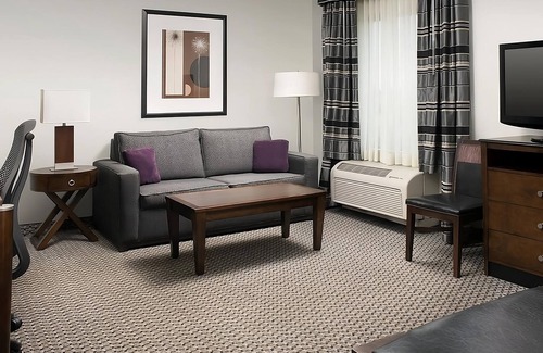 Athens Hotel | Your Home Away from Home! Pool, Free Breakfast, Pets Allowed, Free Parking!