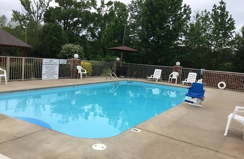 Cabot House | Your Home Away From Home! 3 Relaxing Units, Free Parking, Free Breakfast