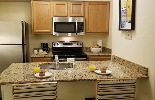 White Station House | Your Home Far Away From Home! w/ Kitchen, Pets Allowed, Close to Memphis Zoo!