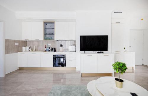 Ujlipotvaros Apartment | Your Ideal City Escape with Parking Included