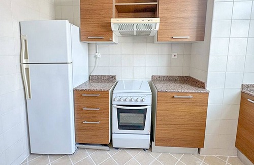 Jebel Ali Apartment | Your Marina Escape: Charming Apartment in Dubai