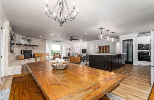 Abilene House | ☀️Your Perfect Family Retreat! 5BR Home w/Private Pool and Great Yard!