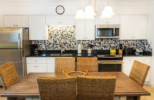 Sanibel Condo | Your Perfect Getaway Awaits: Charming Sanibel Island villa with private beach - Signal Inn 11