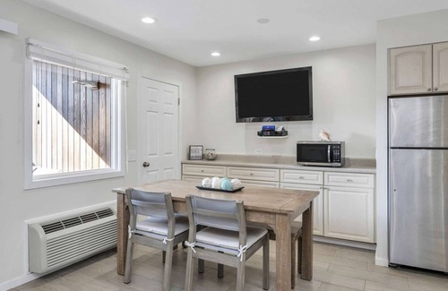 Napeague Apartment | Your Quietude 1BR Beachside Home |Tennis+Pool+WiFi