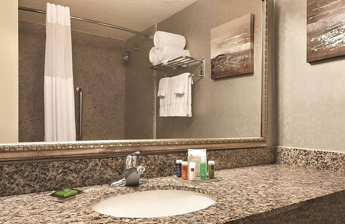 Fort Worth Hotel | Your Relaxing Getaway Awaits! Pool, Restaurant, Near Fort Worth Stockyards