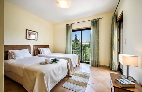 Praia da Luz Hotel | Your Relaxing Getaway Awaits! Full Kitchen, 3 Swimming Pools, Close to Luz Beach