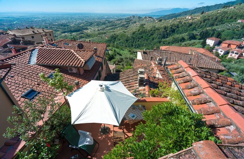 Massa Apartment | Your scenic home in a magical Tuscan village