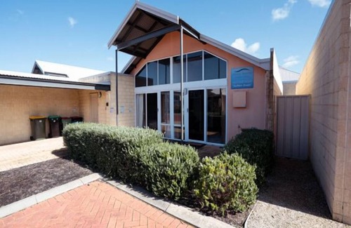 Collingwood Park Villa | Your summer Beach Escape is calling