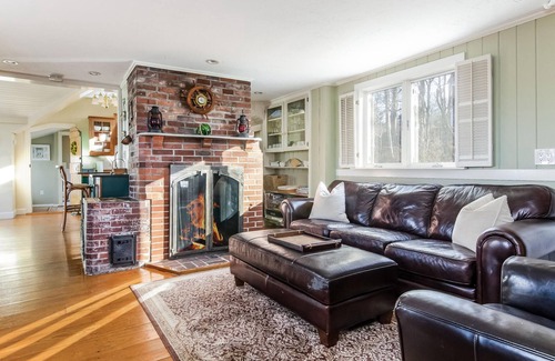 Barnstable House | Your Summer Retreat Awaits You in Charming Barnstable Village: 3310-Ba
