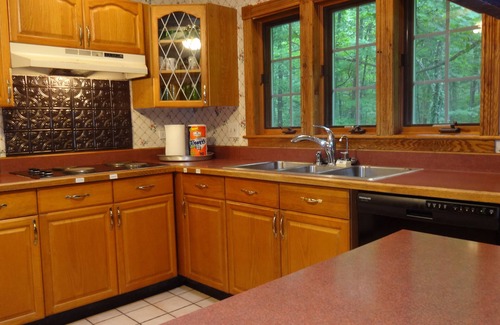 Chillicothe House | Your Sustainable and Secluded Dog-Friendly Home Away From Home.