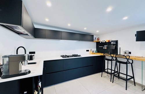 Meta Apartment | YourHome - AC Luxury House