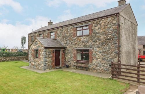 Dinas House | Yr Hen Stabl