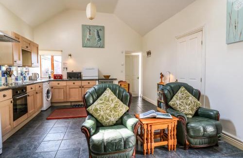 Carmarthen House | Yr Hen Ysgubor