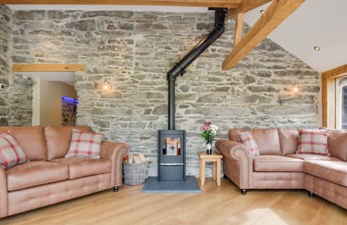 Llanycil House | Ysgubor Llew Coch in the beautiful Bala