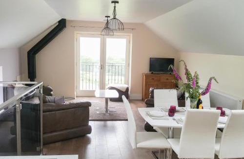 Boncath House | Ysgubor - The Barn