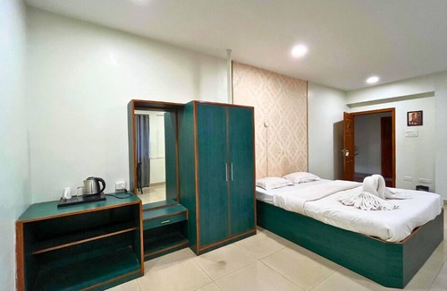 Sualkuchi Hotel | YSM Grand