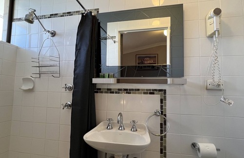 Jindabyne Hotel | Yuki Inn