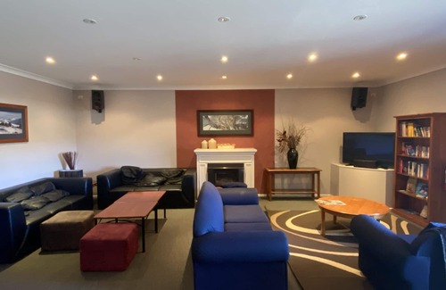 Jindabyne Hotel | Yuki Inn