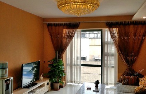 Yuzhong Cabin | Yun Ding Homestay (Jiefangbei Haochi Street Branch)