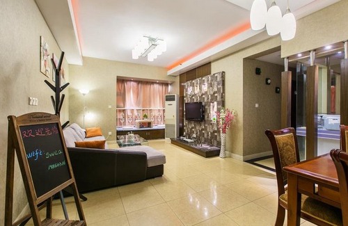 Yuzhong Cabin | Yun Ding Homestay (Jiefangbei Haochi Street Branch)