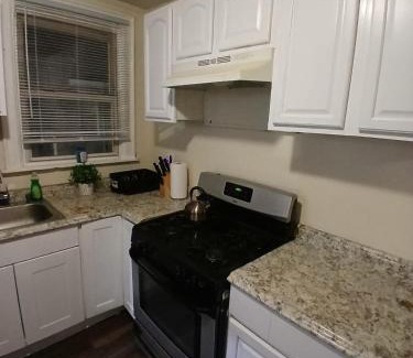 Weequahic Apartment | Z & Z APARTMENt 4