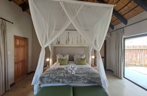 Kruger National Park Cabin | Xanatseni Private Camp