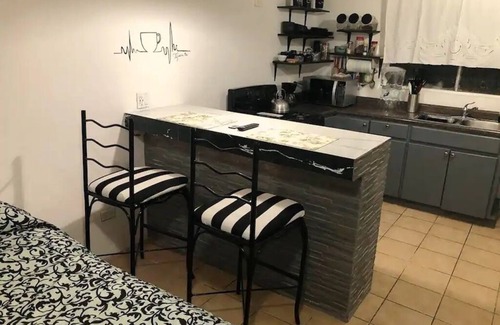 Costa de Oro Apartment | Zebra Studio - 1 double-bed, kitchen