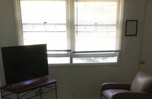 Riverside Apartment | Zee’s hideaway 3-4441