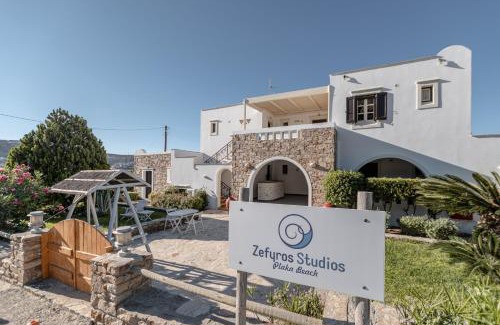 Plaka Apartment | Zefyros Studios