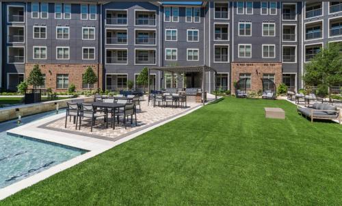 Frisco Apartment | Zen Clone Lab