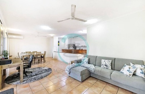 Rapid Creek Condo | ZEN FORESHORE - 2 Bedroom Apt with Pool