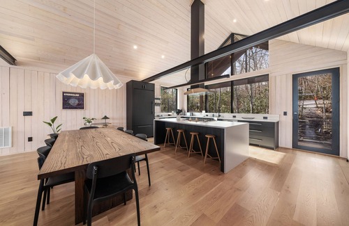 Laurel Ridge House | Zen in the Trees Hot Tub Forest Views Wi-Fi