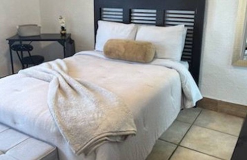 Kingston Apartment | Zen Oasis!