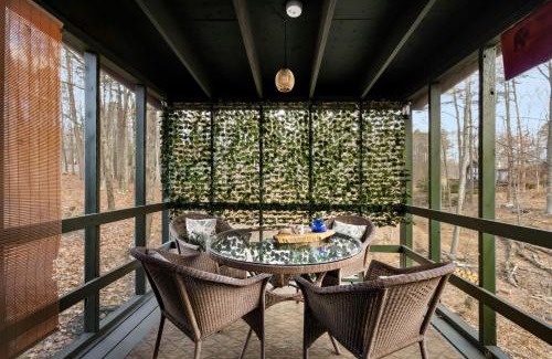 The Woods Ski Chalet | Zen Vibe w Fireplace Grill Deck & Screened Porch