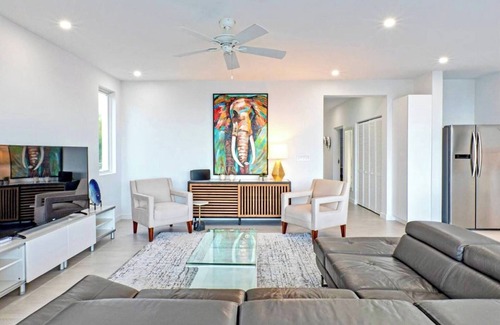 Westmoreland Apartment | ZenBreak Villa Ferraj 2bd